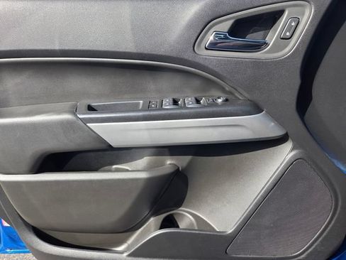 Used 2022 Chevrolet Colorado LT w/ Safety Package RWD image 20