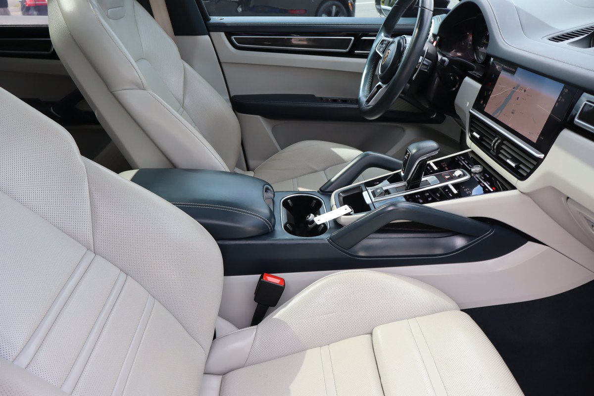 Used 2023 Porsche Cayenne Platinum Edition AWD/4WD image 21
