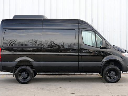 Used 2024 Mercedes-Benz Sprinter 2500 image 51