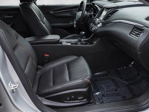 Used 2016 Chevrolet Impala LTZ w/ Enhanced Convenience Package image 29