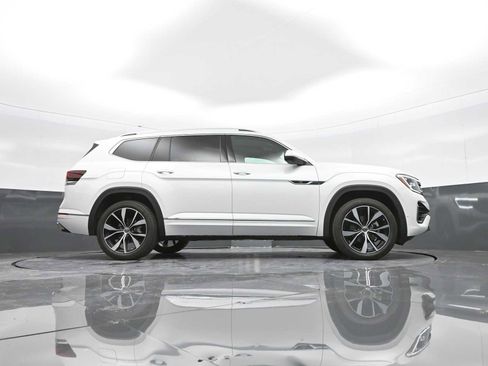 Used 2025 Volkswagen Atlas SEL Premium R-Line image 44