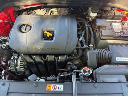 Used 2025 Kia Soul LX w/ LX Technology Package FWD image 30