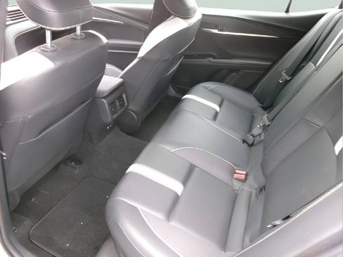 Used 2025 Toyota Camry SE FWD image 9