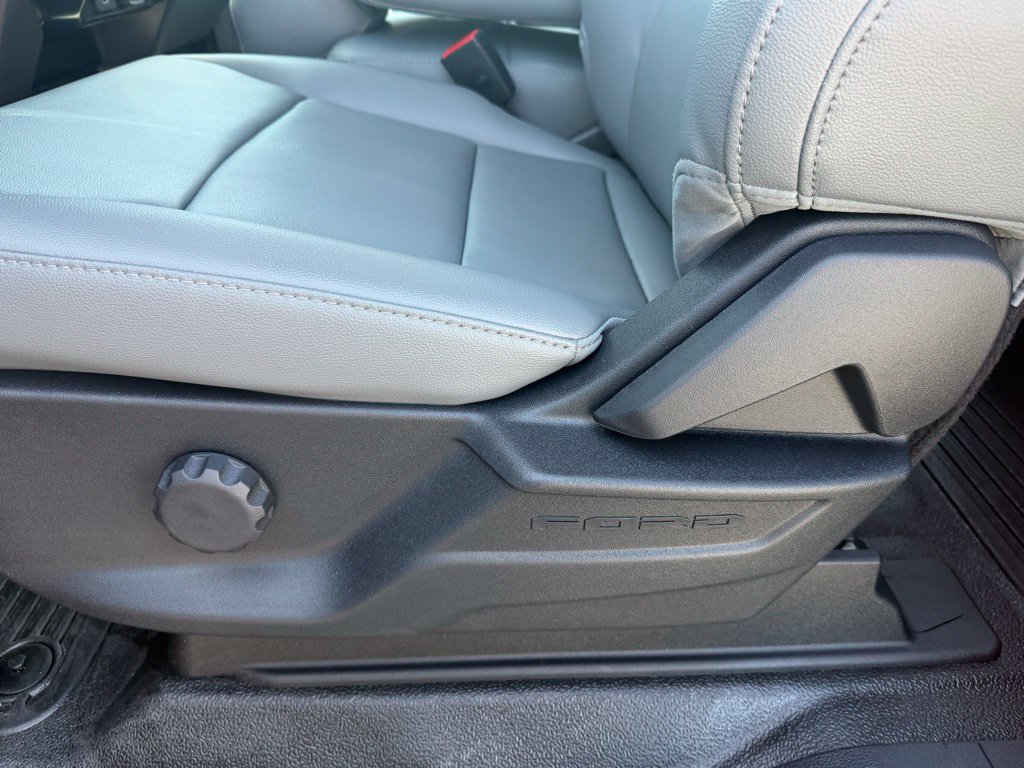 New 2025 Ford F250 XL w/ 360-Degree Camera Package RWD image 16