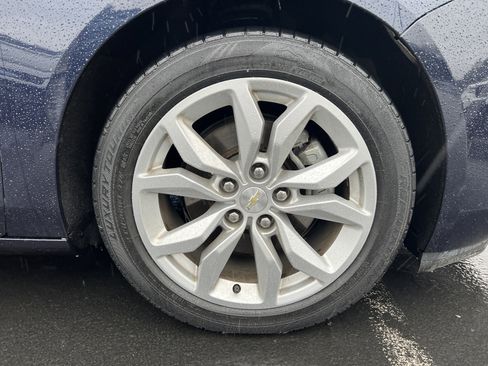 Used 2019 Chevrolet Impala LT w/ Sunroof and Spoiler Package image 11