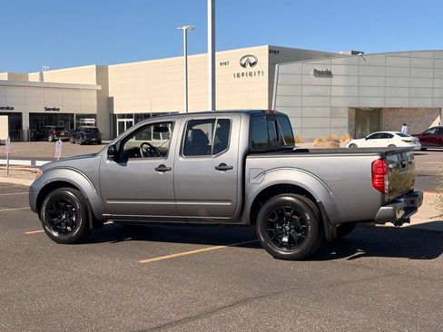 Certified 2021 Nissan Frontier SV w/ Midnight Edition Floor Mats RWD image 4