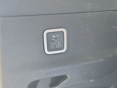 Used 2024 Jeep Wagoneer L Series II w/ Flexible Seating Group AWD/4WD image 15