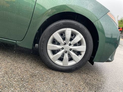 Used 2015 Toyota Corolla LE FWD image 11