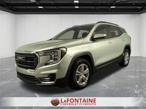 Certified 2022 GMC Terrain SLE w/ Driver Convenience Package image 4