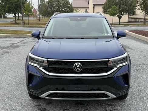 Used 2023 Volkswagen Taos SE image 3