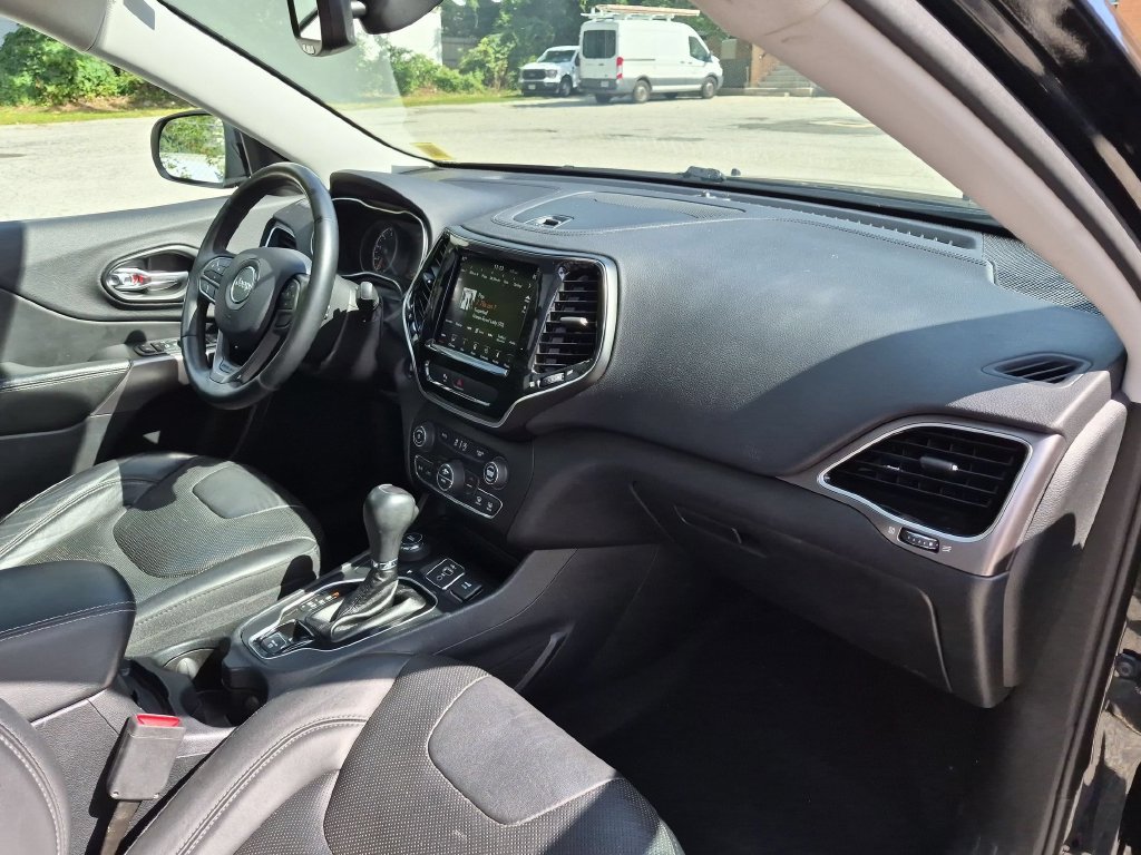 Used 2019 Jeep Cherokee Limited AWD/4WD image 25