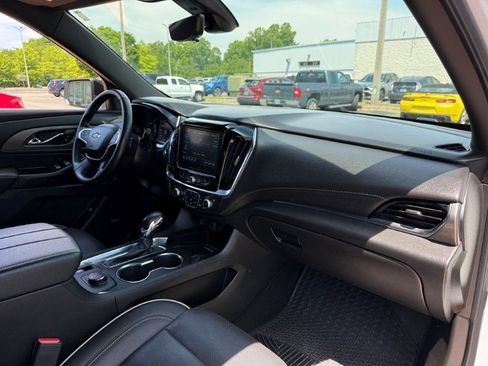 Used 2023 Chevrolet Traverse Premier AWD/4WD image 24