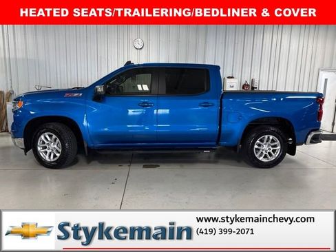 Used 2022 Chevrolet Silverado 1500 LT w/ Z71 Off-Road Package AWD/4WD image 2
