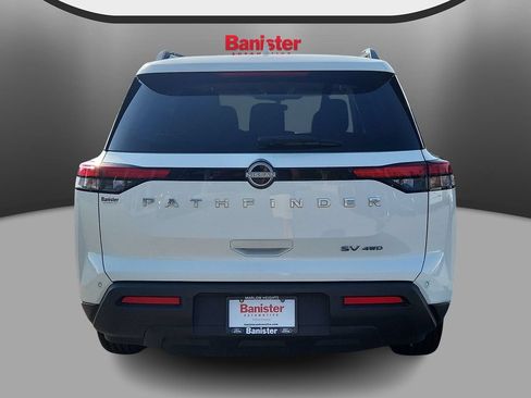 Used 2024 Nissan Pathfinder SV AWD/4WD image 5