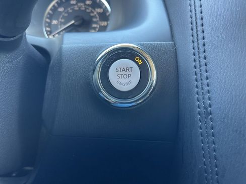 Used 2024 Nissan Armada SL image 11