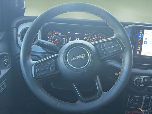 Used 2024 Jeep Gladiator Sport image 8