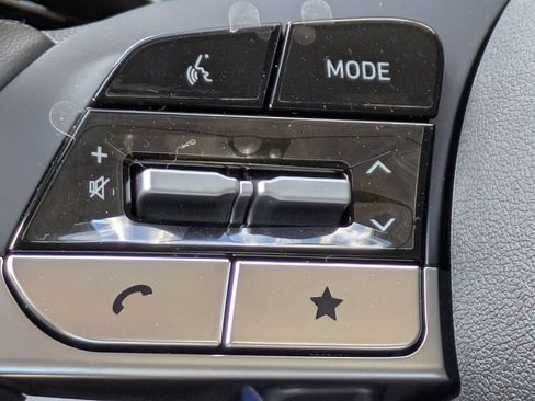 New 2026 Hyundai Elantra Limited FWD image 28