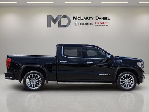 Certified 2023 GMC Sierra 1500 Denali AWD/4WD image 14