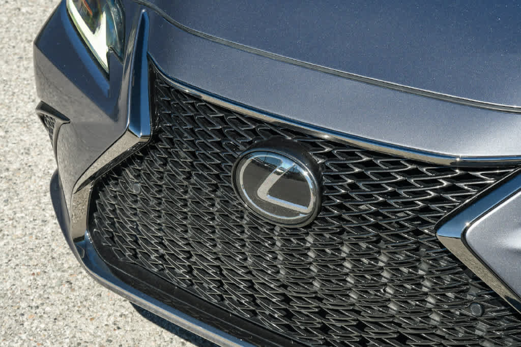 Used 2019 Lexus ES 350 F Sport w/ Accessory Package 2 FWD image 5