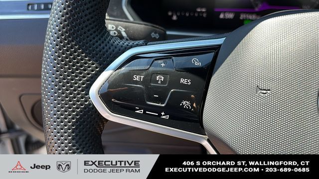Used 2023 Volkswagen Tiguan SE R-Line AWD/4WD image 13