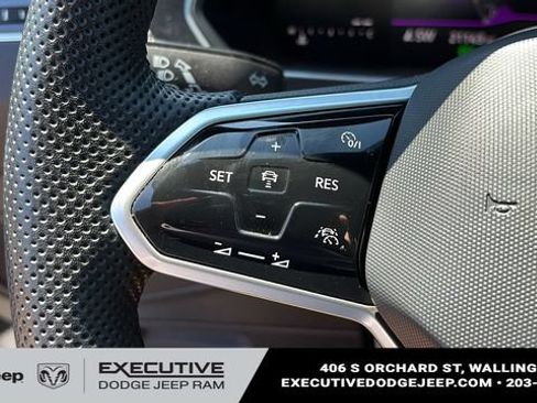 Used 2023 Volkswagen Tiguan SE R-Line AWD/4WD image 13