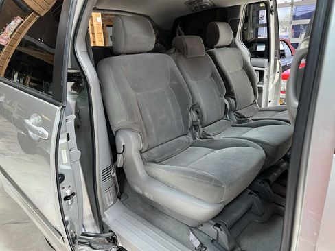 Used 2004 Toyota Sienna LE FWD image 24