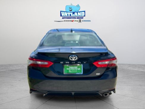 Used 2019 Toyota Camry SE FWD image 4