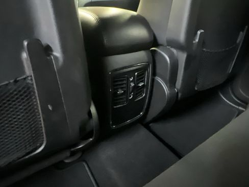 Used 2019 Jeep Grand Cherokee Laredo w/ 18" Wheel & 8.4" Radio Group RWD image 14