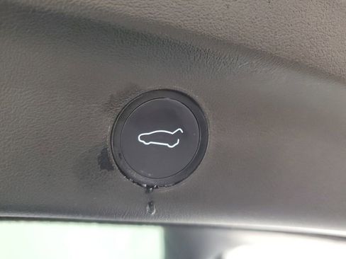 Used 2021 Tesla Model Y Long Range image 8