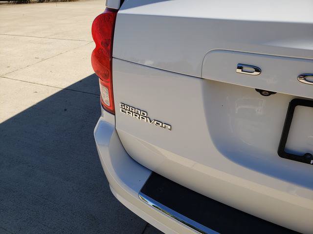 Used 2018 Dodge Grand Caravan SE w/ UConnect Hands-Free Group FWD image 8