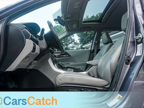 Used 2017 Honda Accord EX-L image 18