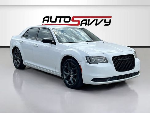 Used 2022 Chrysler 300 Touring w/ Sport Appearance Package RWD image 1