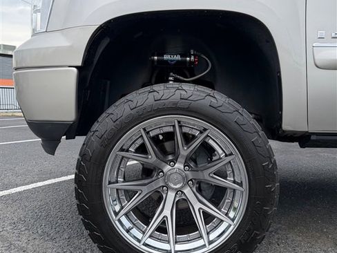 Used 2008 GMC Sierra 1500 Denali AWD/4WD image 10
