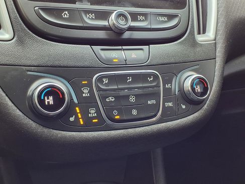 Used 2022 Chevrolet Malibu LT image 13