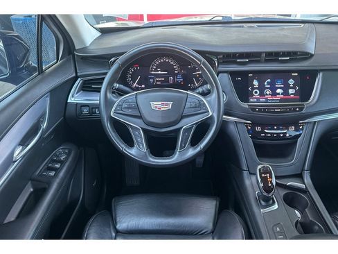 Used 2017 Cadillac XT5 Premium Luxury FWD image 16