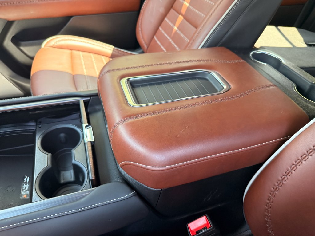 Used 2024 GMC Yukon XL Denali Ultimate AWD/4WD image 27