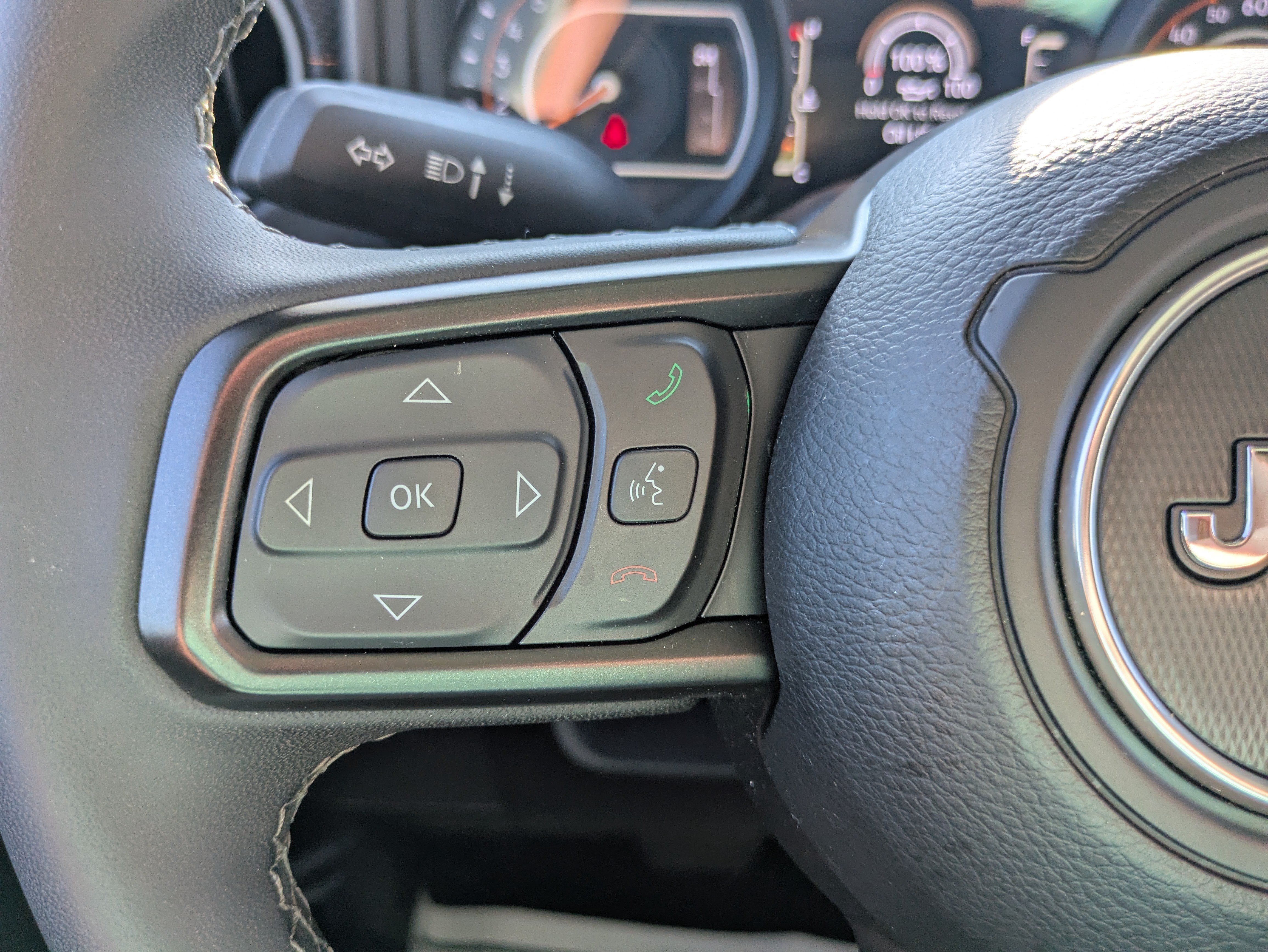 Used 2026 Jeep Gladiator Mojave AWD/4WD image 12