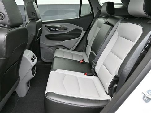 Used 2024 GMC Terrain SLT image 11