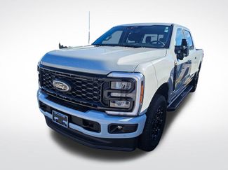 New 2026 Ford F250 Lariat w/ Black Appearance Package video 3