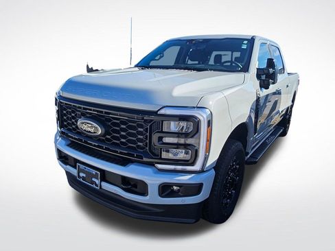 New 2026 Ford F250 Lariat w/ Black Appearance Package image 3