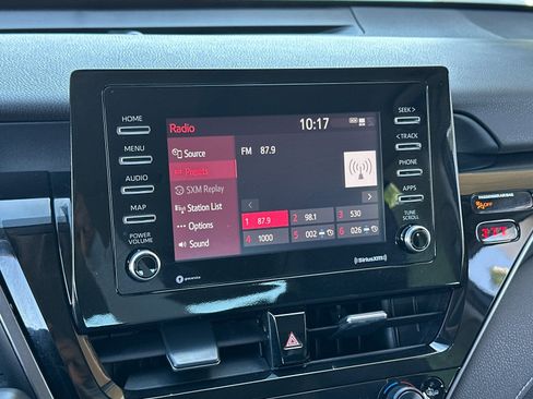 Used 2023 Toyota Camry SE image 16