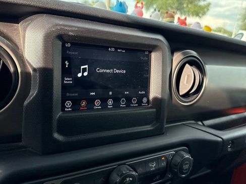 Used 2018 Jeep Wrangler Unlimited Sport S AWD/4WD image 5
