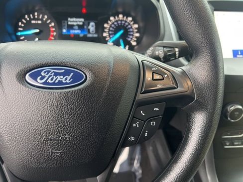 Used 2020 Ford Edge SE image 26