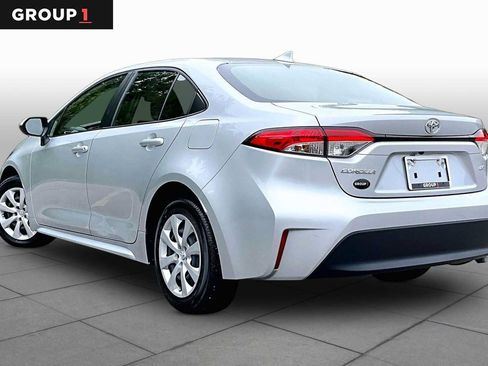 Used 2024 Toyota Corolla LE FWD image 12