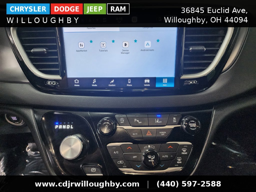 Used 2026 Chrysler Pacifica Select FWD image 19