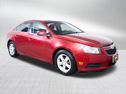 Used 2014 Chevrolet Cruze LT FWD image 1
