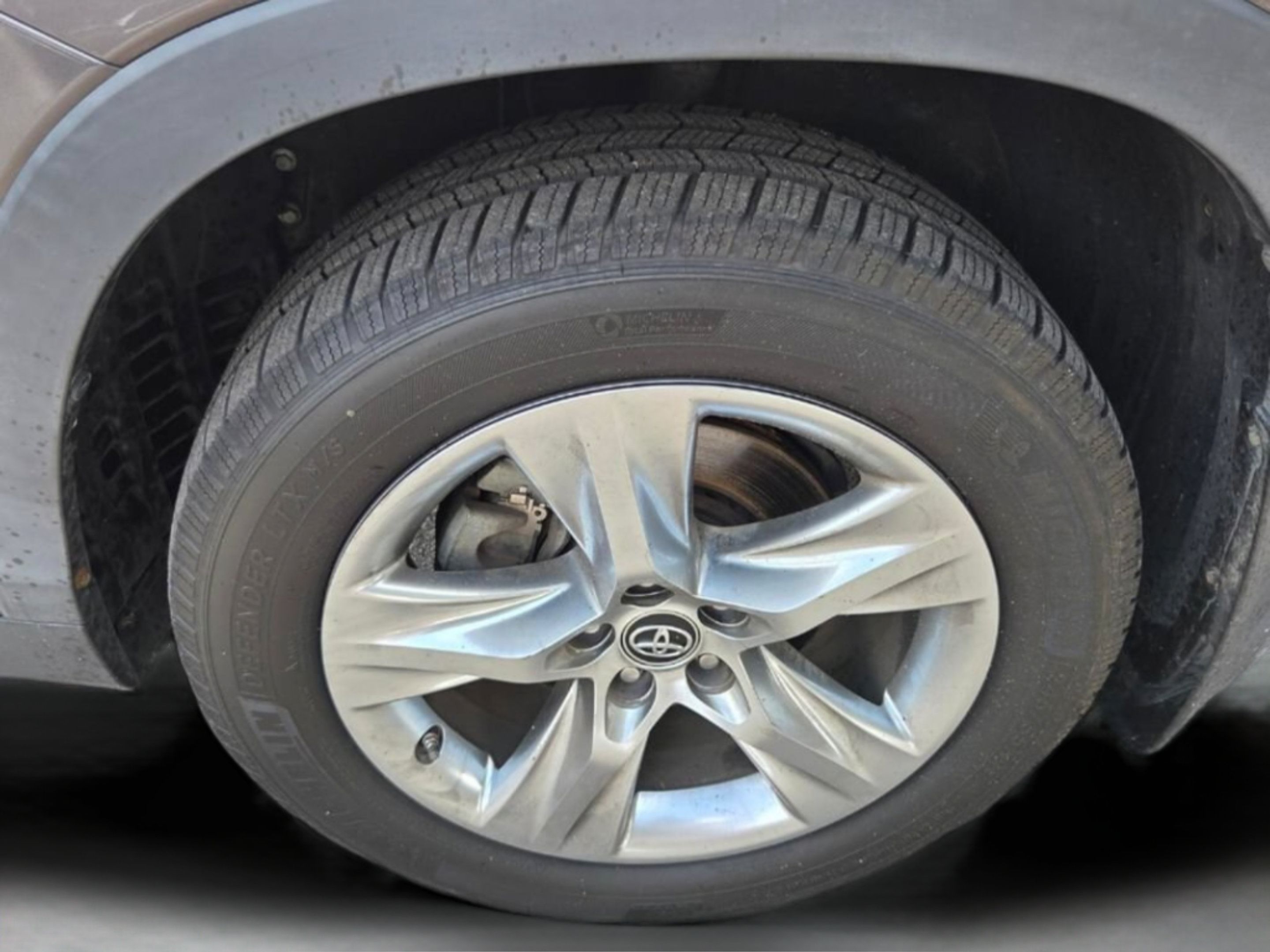 Used 2016 Toyota Highlander Limited AWD/4WD image 34