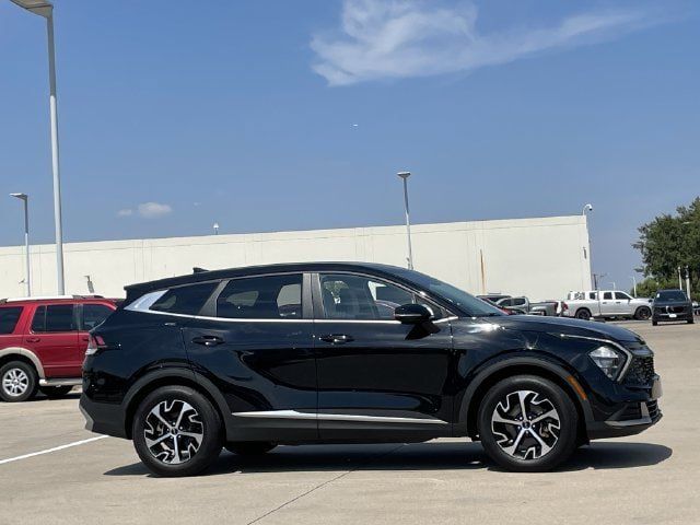 Used 2023 Kia Sportage EX FWD image 3