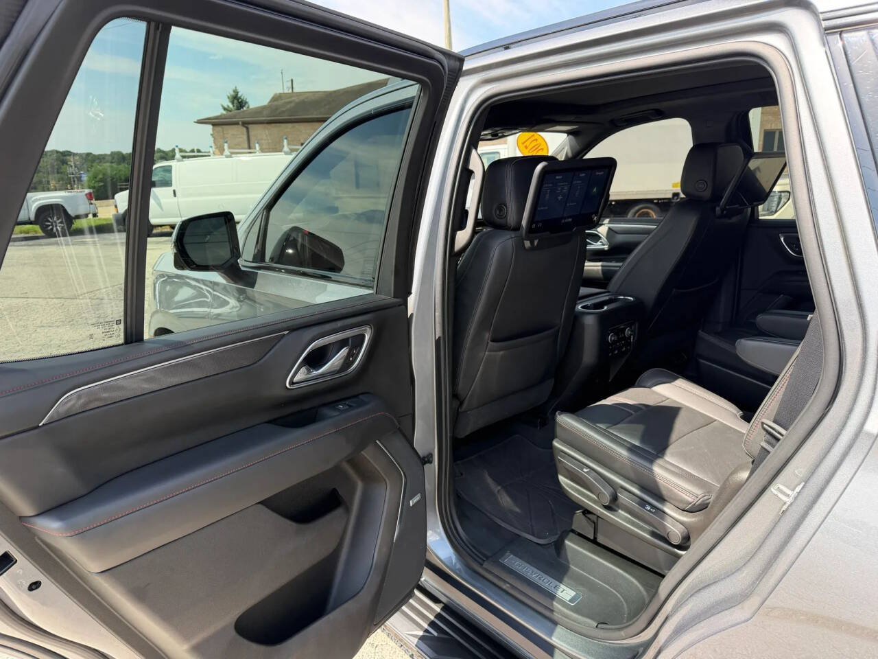 Used 2021 Chevrolet Tahoe RST w/ Luxury Package AWD/4WD image 23