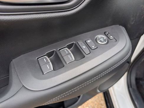 New 2026 Honda HR-V EX-L image 9